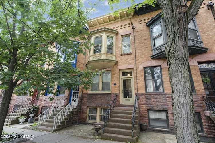 152 Chestnut St Albany, NY 12210