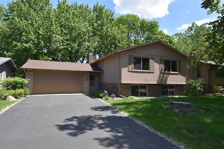 6708 80th Avenue N Brooklyn Park, MN 55445
