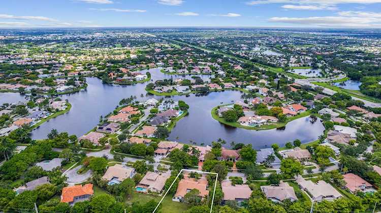 4406 Woodfield Boulevard Boca Raton, FL 33434