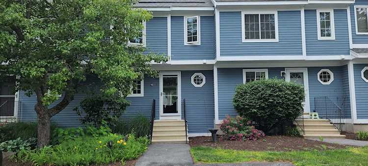 31 Merrimack Dr Merrimack, NH 03054