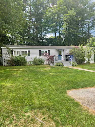 30 Donna Dr Exeter, NH 03833
