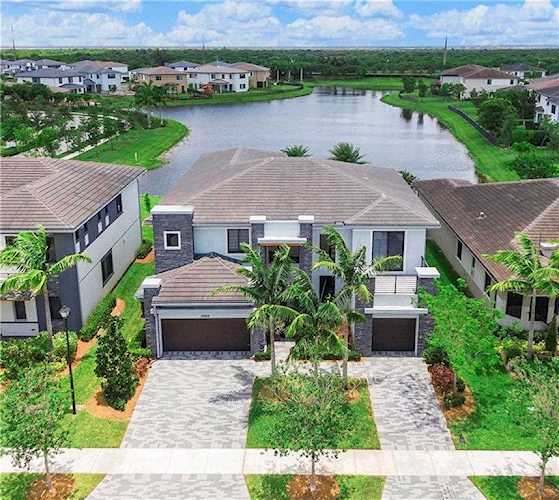 10665 Cobalt Ct Parkland, FL 33076