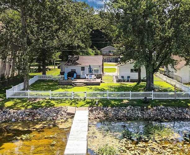 1075 Chapman Lake Drive Warsaw, IN 46582