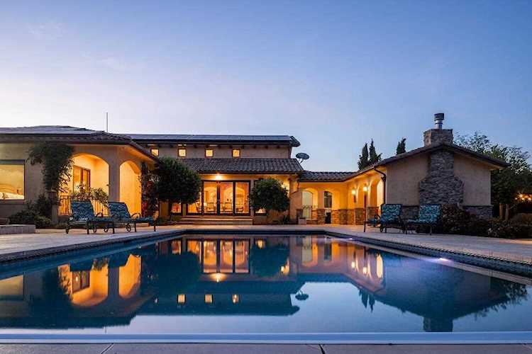 10711 Green Valley Dr Gilroy, CA 95020