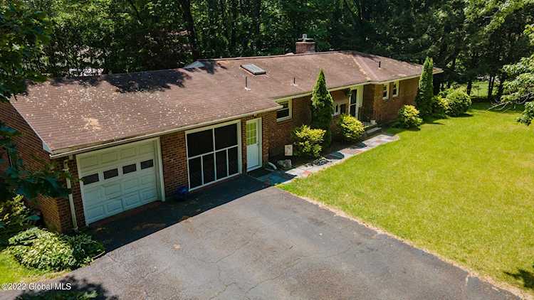 12 Pateman Circle Albany, NY 12204