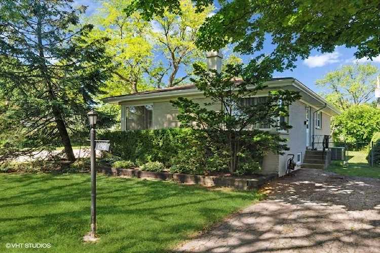 1296 S Walnut Ave Arlington Heights, IL 60005