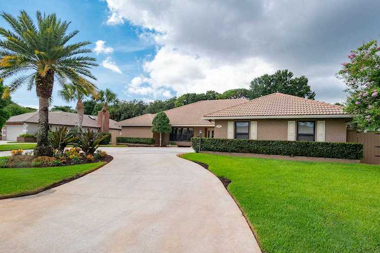 9020 Gardens Glen Circle Palm Beach Gardens, FL 33418