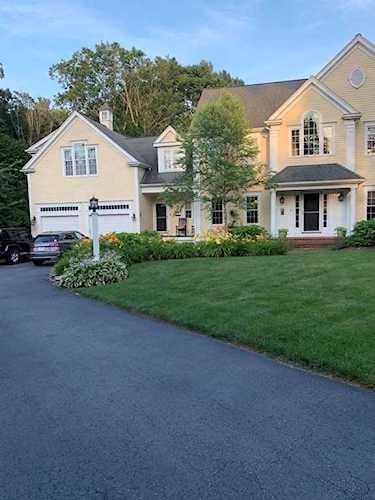 17 Rose Hill Road Hanover, MA 02339