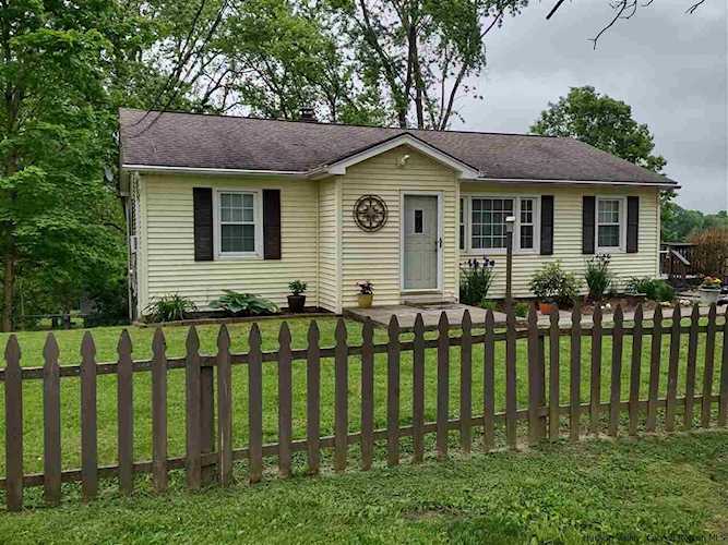 685 Churchland Rd Saugerties, NY 12477