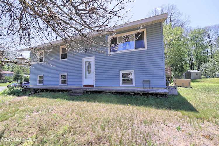 91 Hathorn Blvd Saratoga Springs, NY 12866