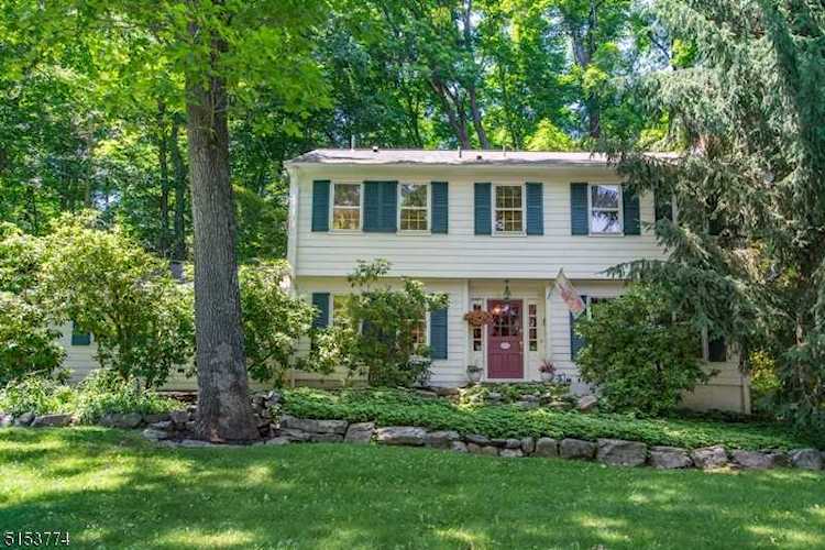 254 Kinnelon Rd Kinnelon Boro, NJ 07405