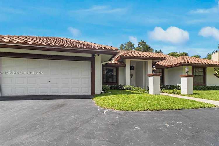 8922 NW 50th Ct Coral Springs, FL 33067