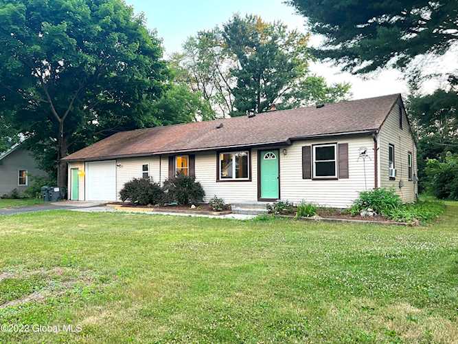 7 Dennis Ave Loudonville, NY 12110