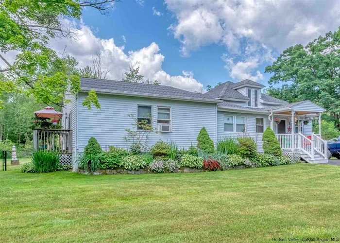 31 Mountain Rd Shokan, NY 12484