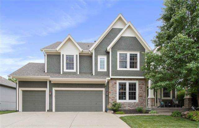 6049 Redbud St Shawnee, KS 66218
