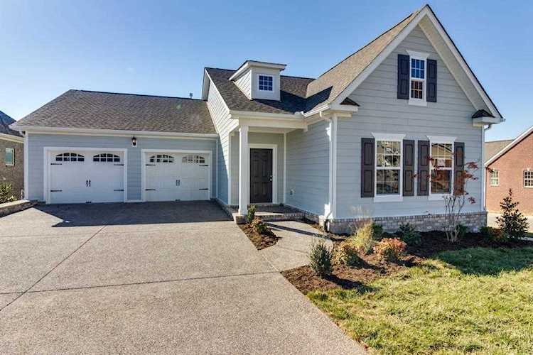 6139 Christmas Dr Nolensville, TN 37135
