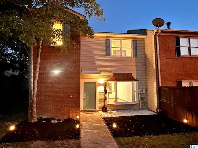 606 Hillsboro Lane Helena, AL 35080