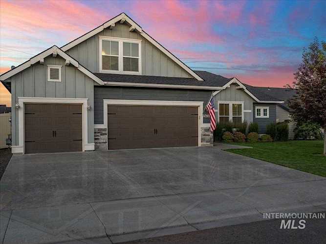 6090 N Silver Spruce Ave Meridian, ID 83646