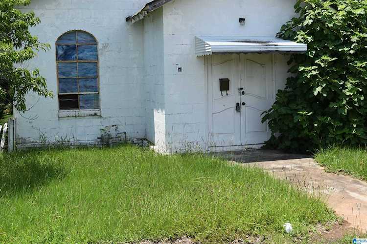 64 NE 3rd Street Graysville, AL 35073