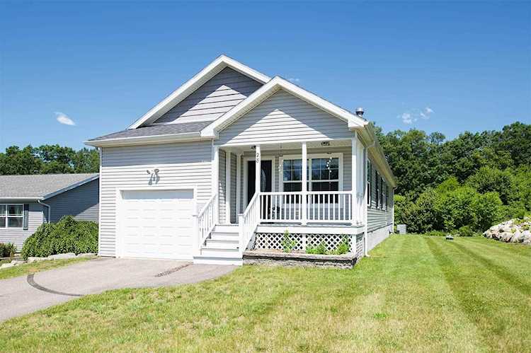 28 Tarah Way Fremont, NH 03044