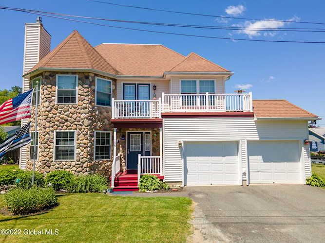 105 3rd St Saratoga Springs, NY 12866
