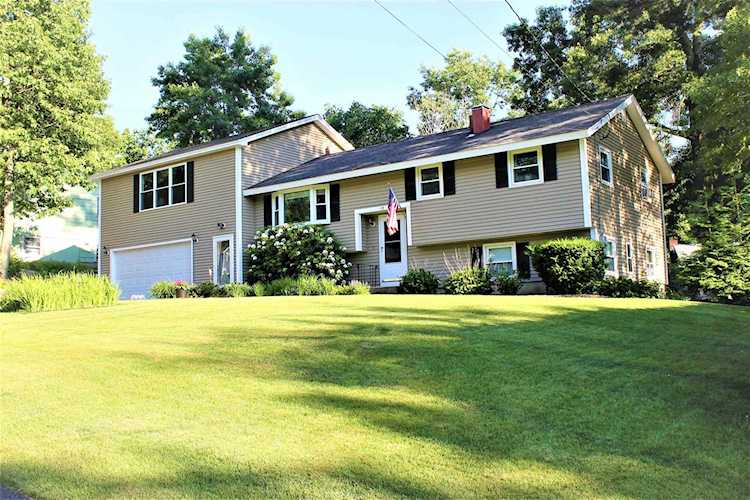 19 Westray Dr Nashua, NH 03062