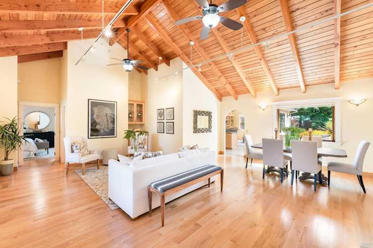 306 Fitch Street Healdsburg, CA 95448