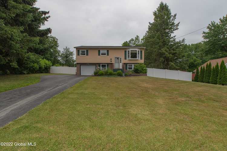 15 Cortland Blvd Clifton Park, NY 12065
