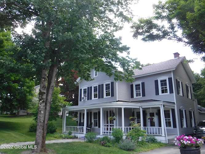 16 Maple Ave Troy, NY 12180