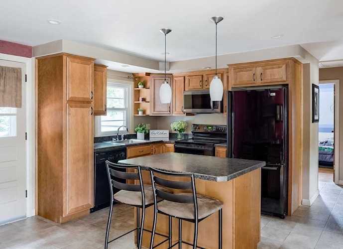34 Mount View Dr Clinton, MA 01510 | MLS 73001724 Photo 1