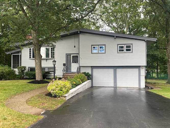 26 Old Coach Road Braintree, MA 02184 | MLS 72999931 Photo 1