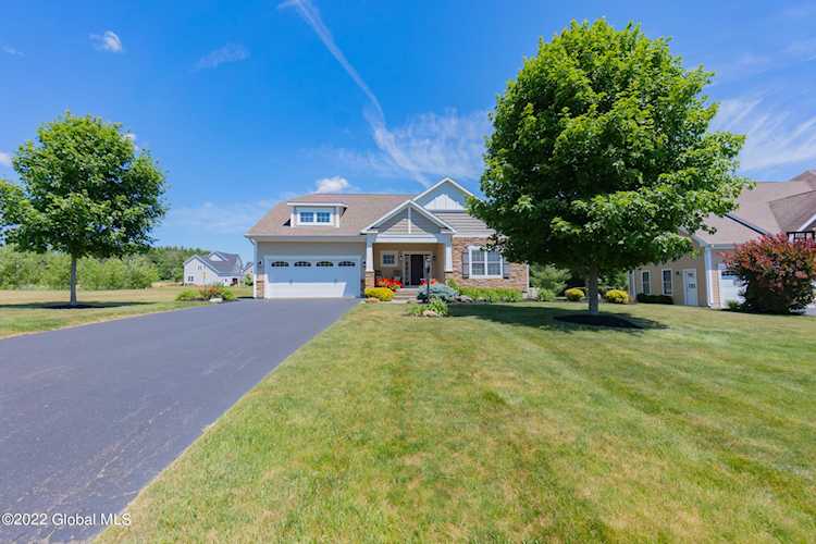 3 Tisdale Ln Clifton Park, NY 12065