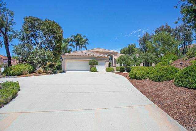 1666 Andorre Gln Escondido, CA 92029