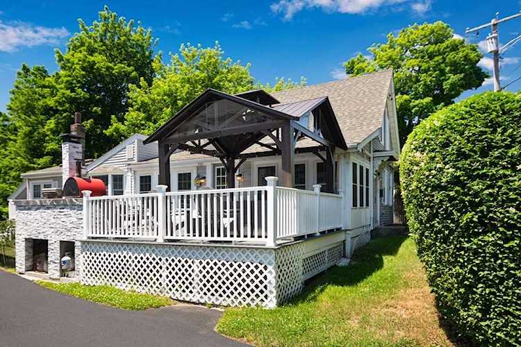 1147 Commercial St Weymouth, MA 02189