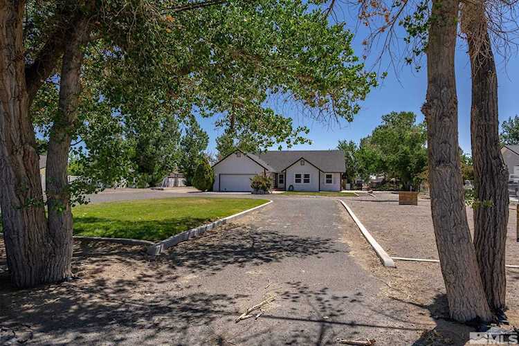915 Jennys Lane Fernley, NV 89408-9324