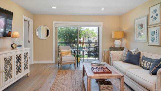 935 D Ave Coronado, CA 92118