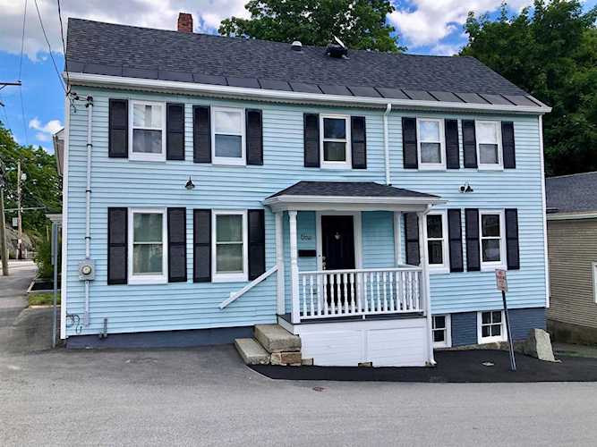 1 Tasker Ln Newmarket, NH 03857