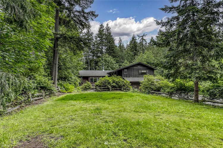 6825 NW Ioka Dr Silverdale, WA 98383