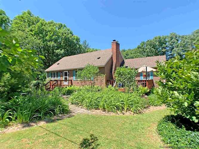 49 Bellwood Rd Saugerties, NY 12477