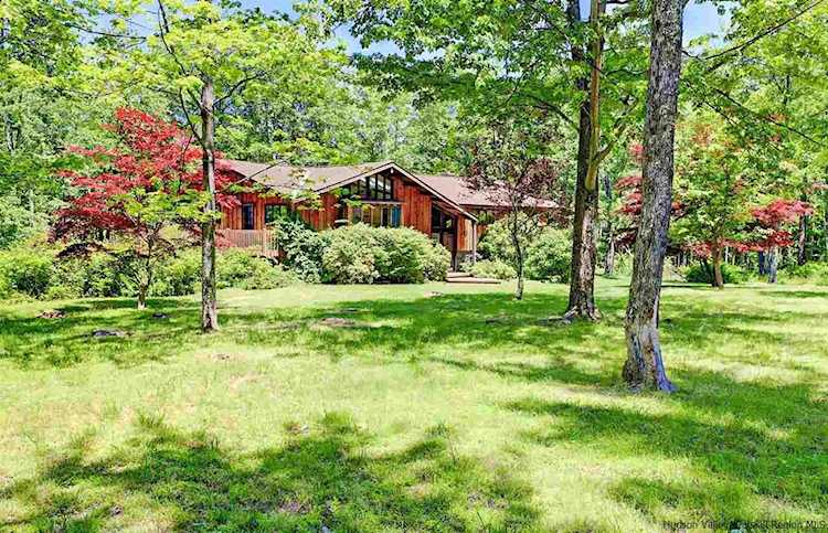 141 Piney Point Rd Boiceville, NY 12412