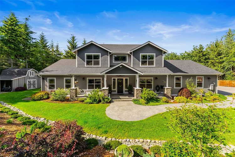 2748 NE Winters Rd Bremerton, WA 98311