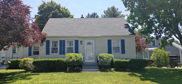8 Cranbrook Ln Dover, NH 03820