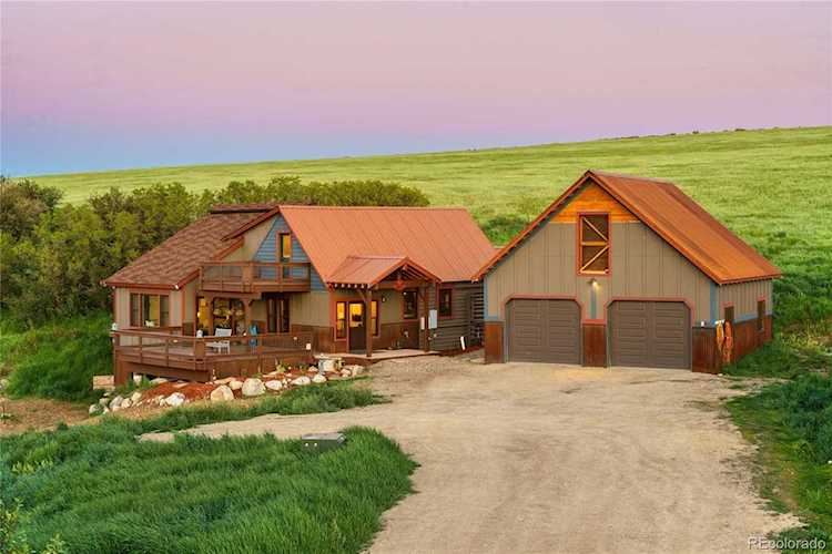 23750 Spur Trl Steamboat Springs, CO 80487