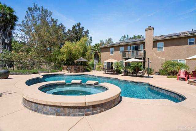 192 Double Eagle Escondido, CA 92026