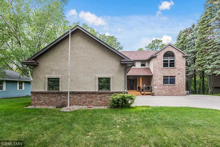 667 Warner Avenue S Mahtomedi, MN 55115