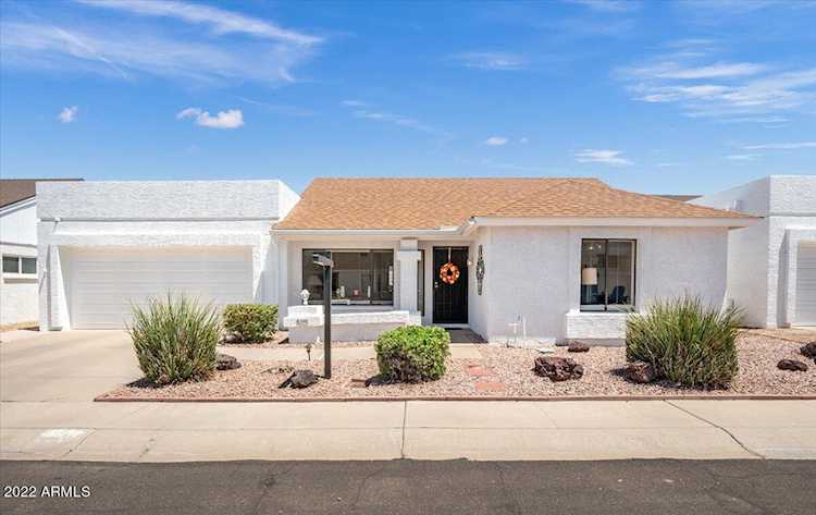 3302 E Wescott Drive Phoenix, AZ 85050 | MLS 6419227 Photo 1