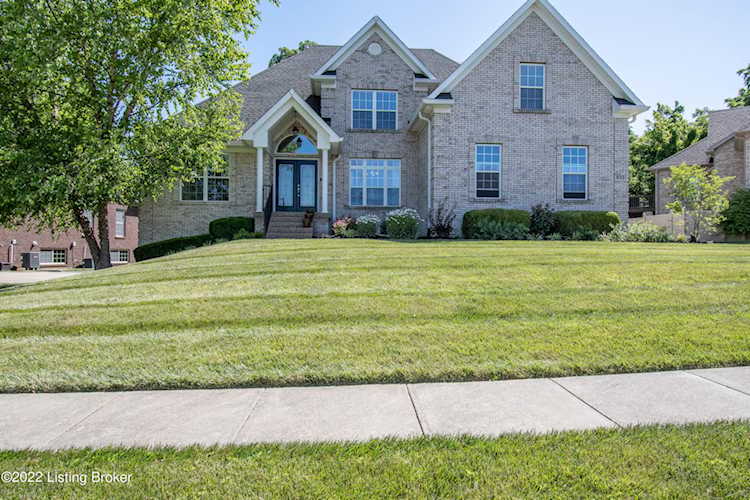 913 Willow Pointe Dr Louisville, KY 40299