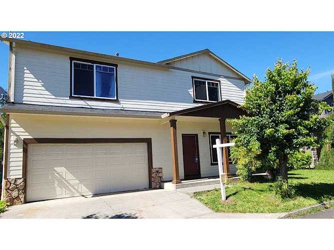 13727 NE Couch St Portland, OR 97230