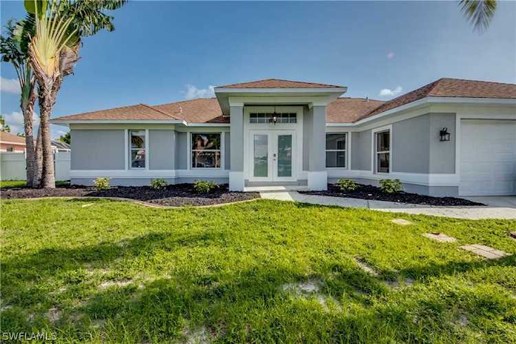 1305 NE 3rd Terrace Cape Coral, FL 33909