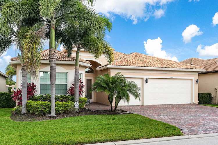8187 Green Mountain Road Boynton Beach, FL 33473
